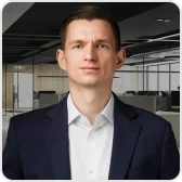 Adwokat Sebastian Kunowski – doświadczony prawnik specjalizujący się w sprawach o błędy medyczne. Wspiera klientów w uzyskaniu należnego odszkodowania na terenie województwa podlaskiego.